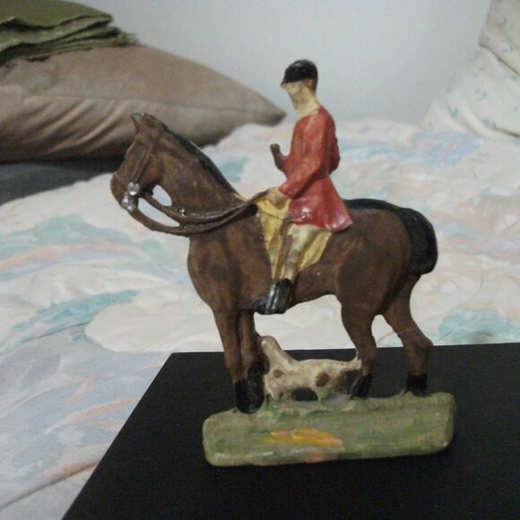 Vintage Miniature figure...horse, hound & rider - Picture 2 of 2